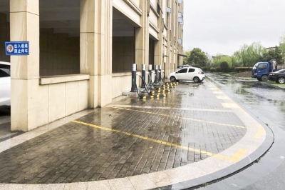 嘉興秀洲區(qū)新塍鎮(zhèn)萬(wàn)隆廣場(chǎng)充電站